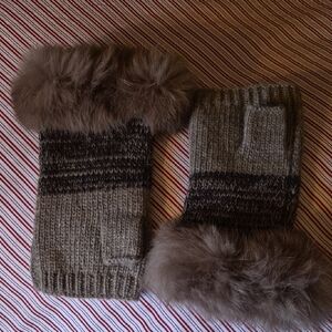 Fingerless Knit Gloves with Fur Cuffs